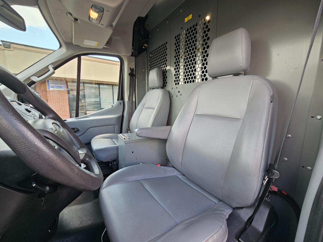 Ford Transit Van T-250 148" Med Rf 9000 GVWR Sliding RH Dr 2017