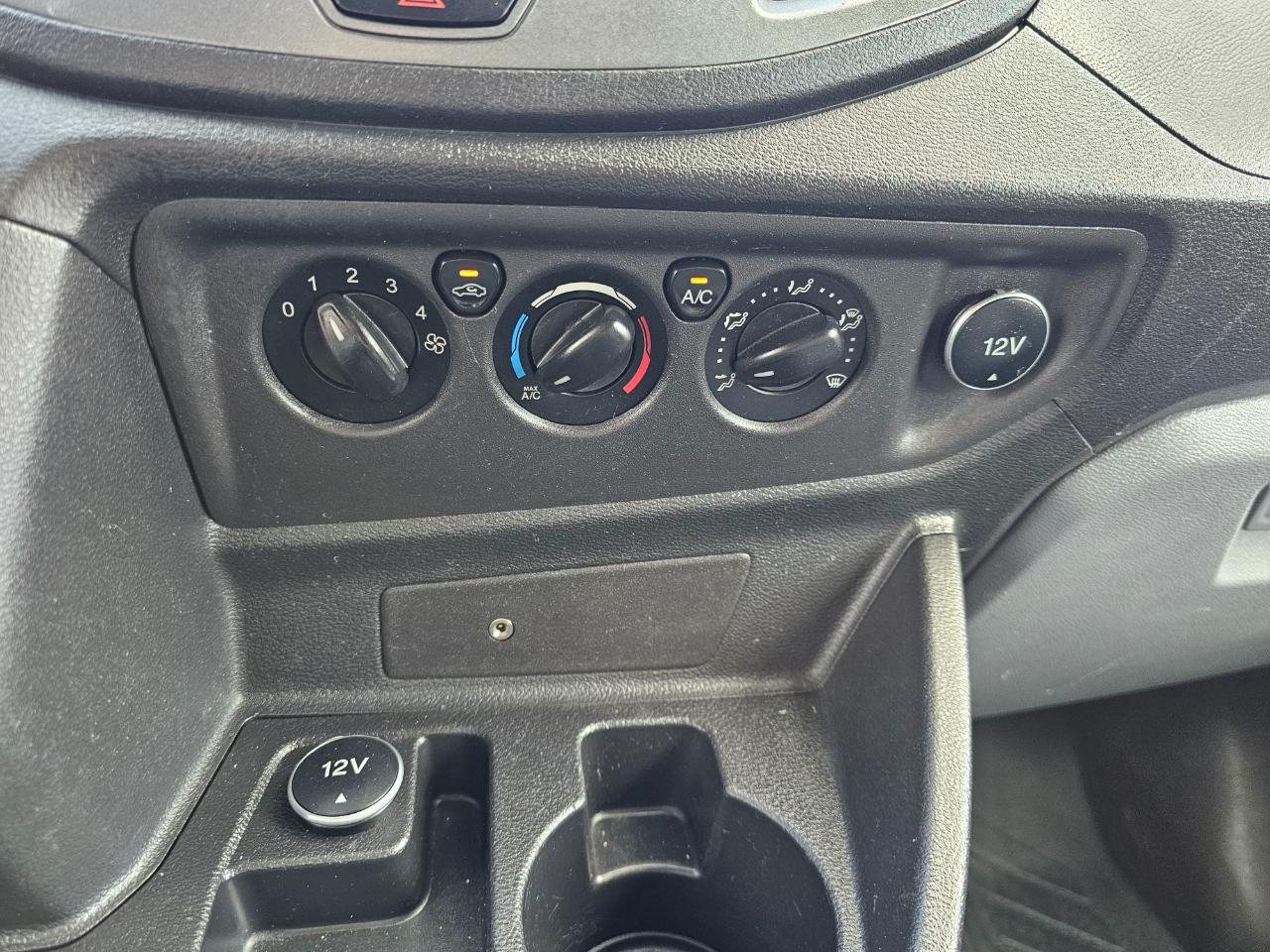 Ford Transit Van T-250 148" Med Rf 9000 GVWR Sliding RH Dr 2017