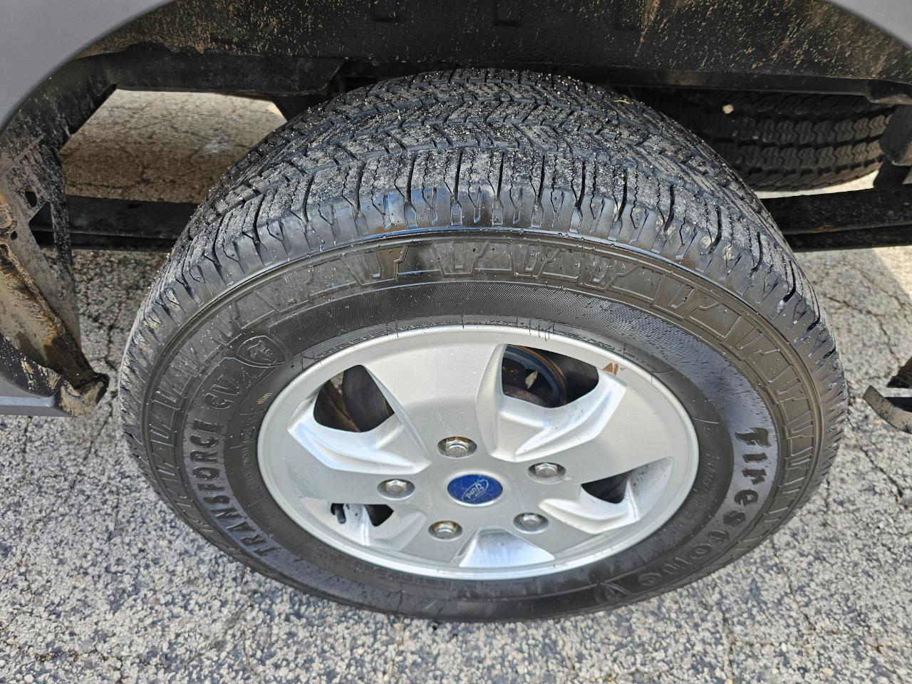 Ford Transit Van T-250 148" Med Rf 9000 GVWR Sliding RH Dr 2017