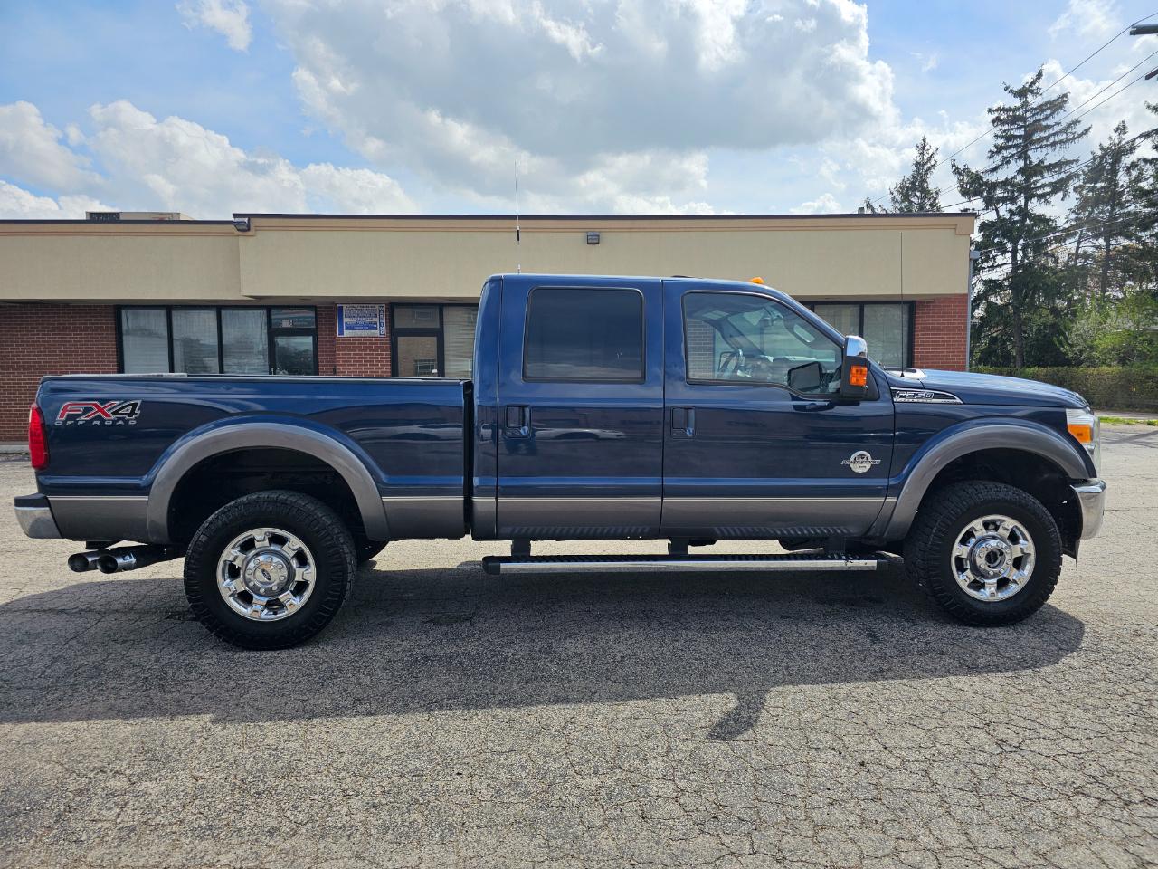 Ford Super Duty F-350 SRW 4WD Crew Cab 156" Lariat 2014
