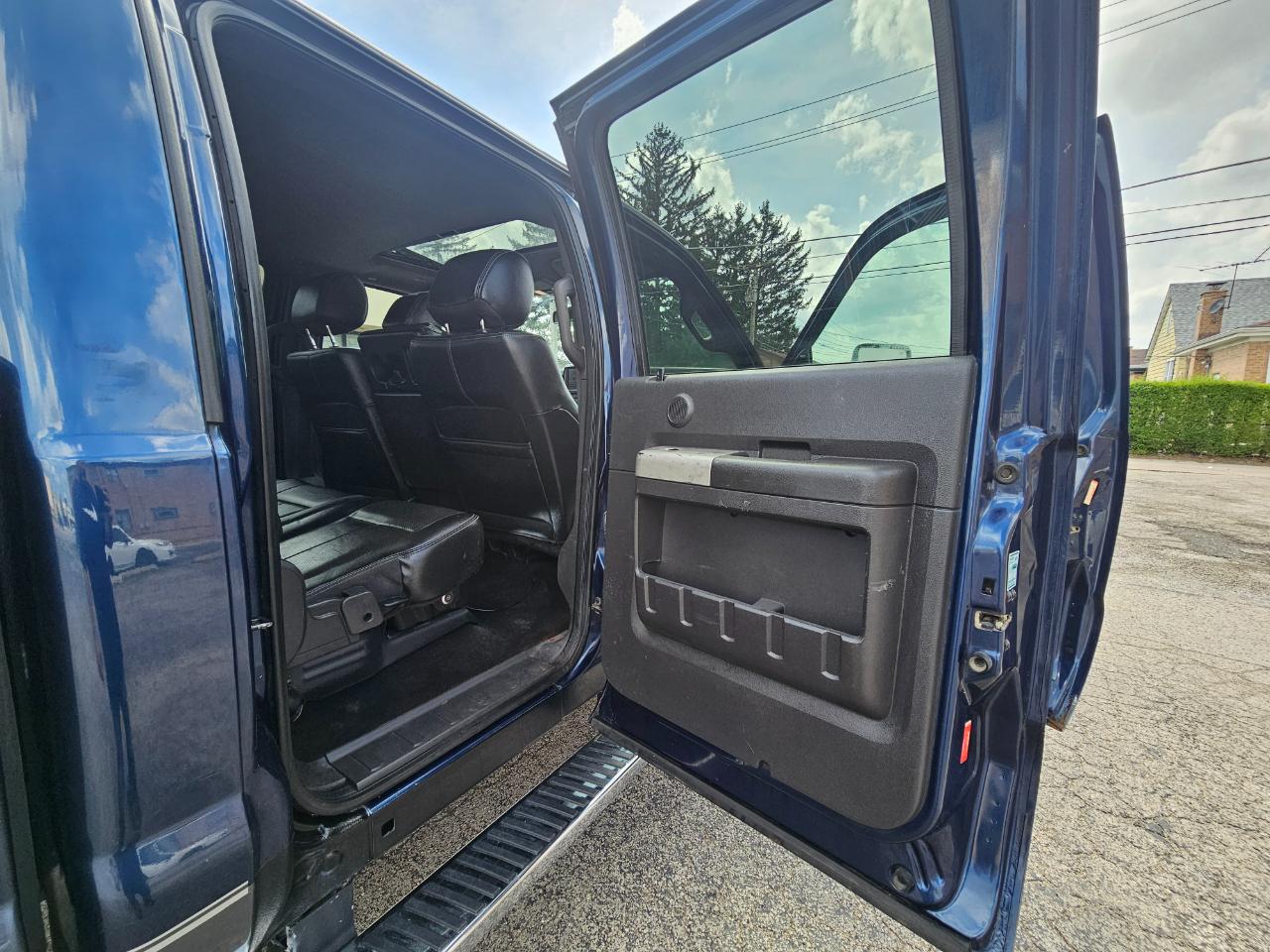 Ford Super Duty F-350 SRW 4WD Crew Cab 156" Lariat 2014