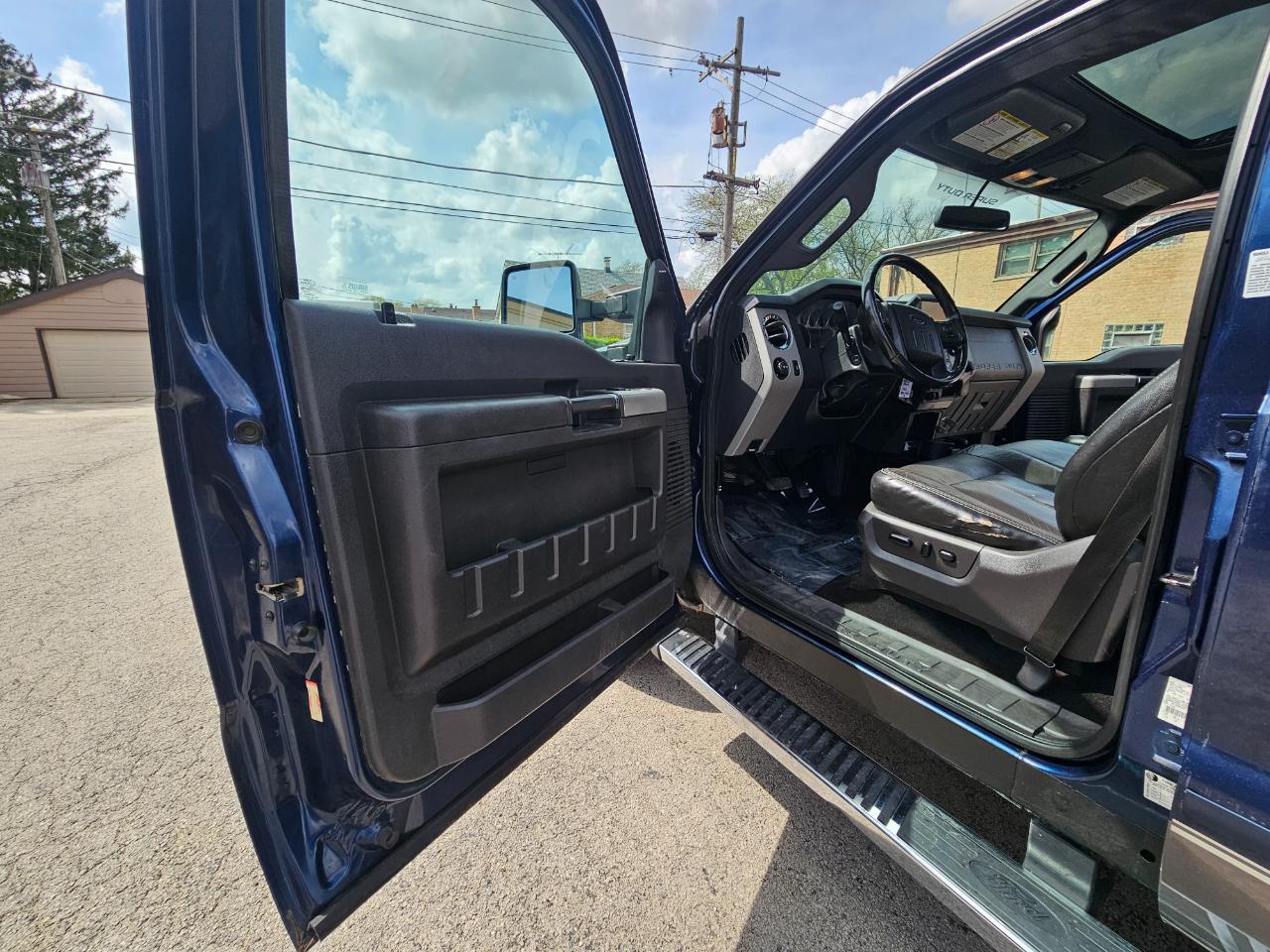 Ford Super Duty F-350 SRW 4WD Crew Cab 156" Lariat 2014