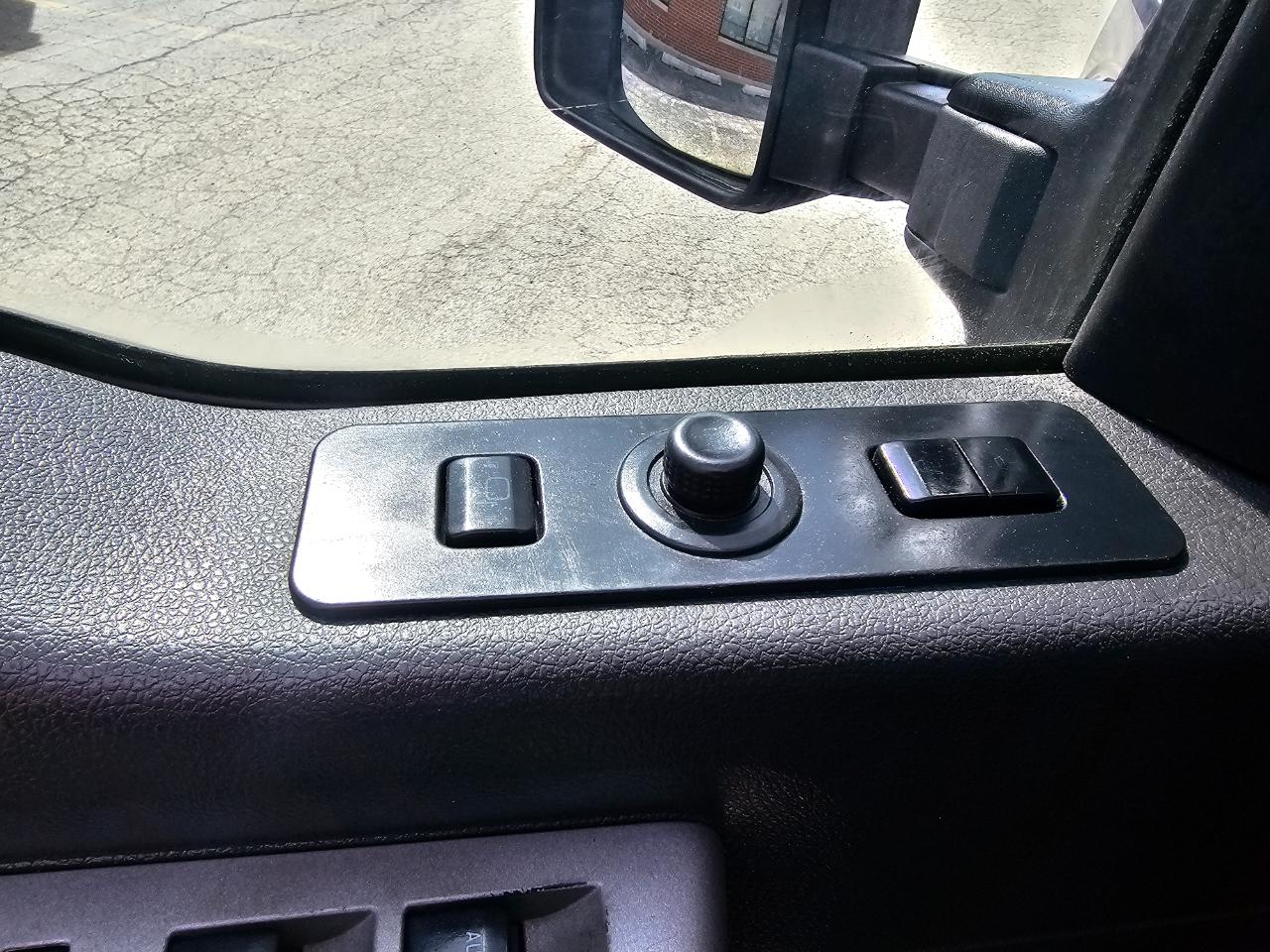 Ford Super Duty F-350 SRW 4WD Crew Cab 156" Lariat 2014