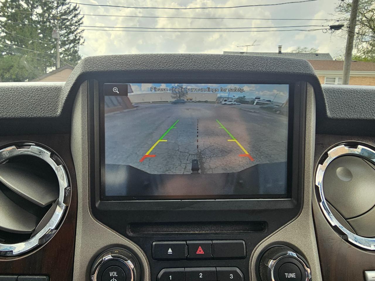 Ford Super Duty F-350 SRW 4WD Crew Cab 156" Lariat 2014