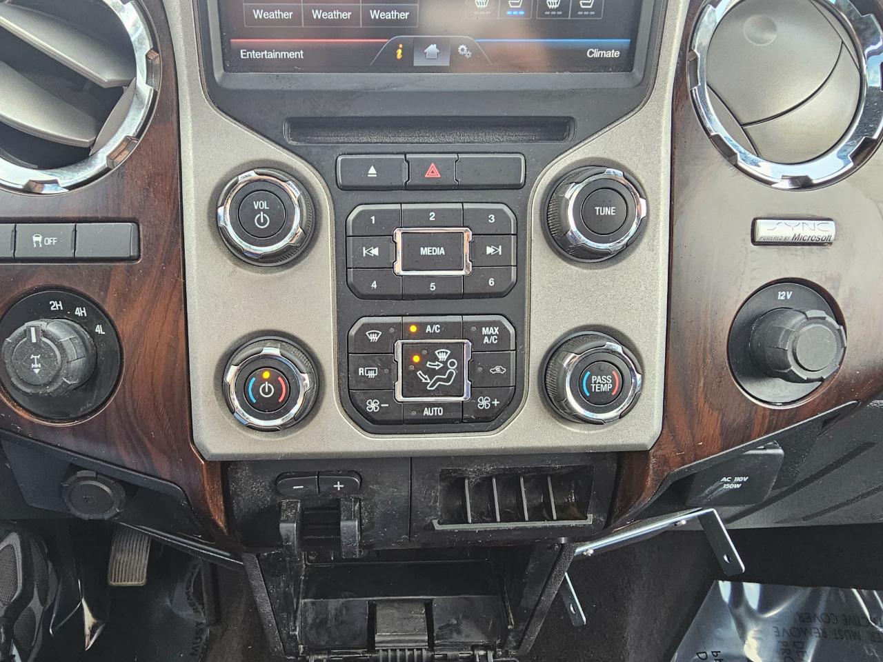 Ford Super Duty F-350 SRW 4WD Crew Cab 156" Lariat 2014