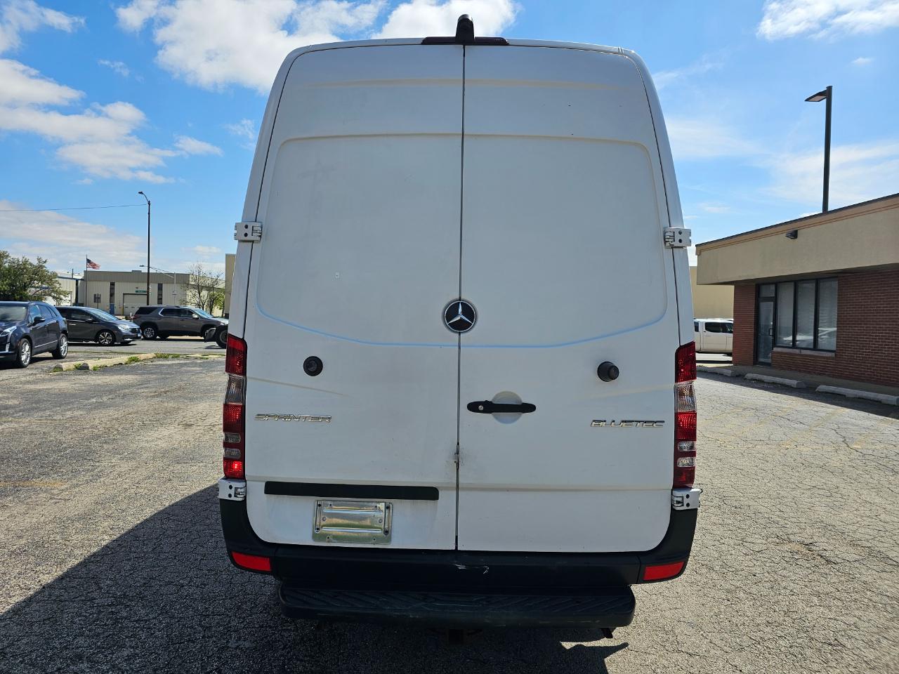 Mercedes-Benz Sprinter Cargo Vans RWD 2500 144" 2015