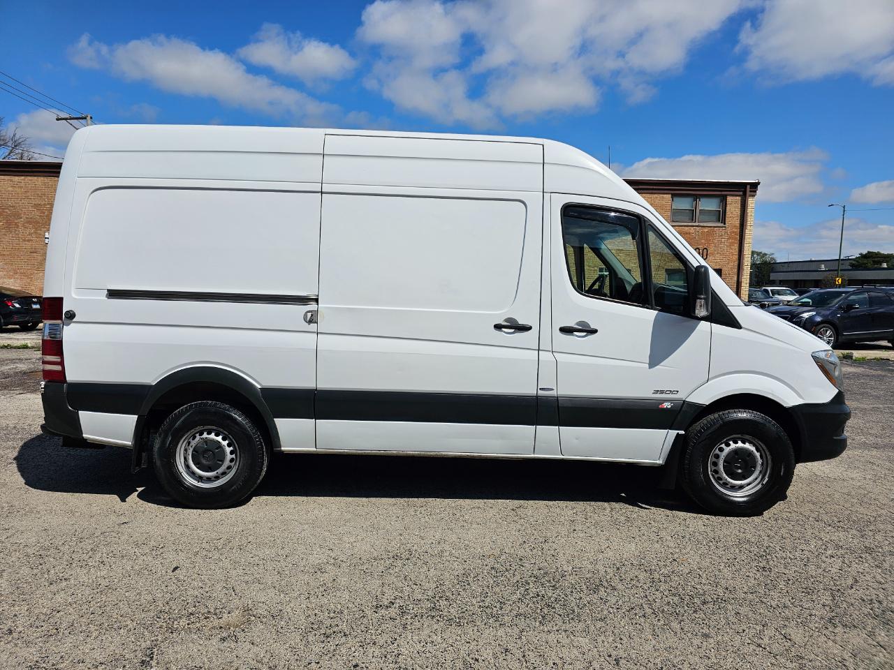 Mercedes-Benz Sprinter Cargo Vans RWD 2500 144" 2015