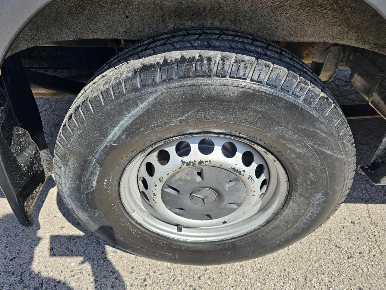 Mercedes-Benz Sprinter Cargo Vans RWD 2500 144" 2015