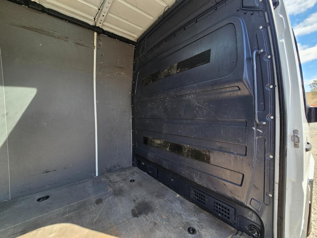 Mercedes-Benz Sprinter Cargo Vans RWD 2500 144" 2015