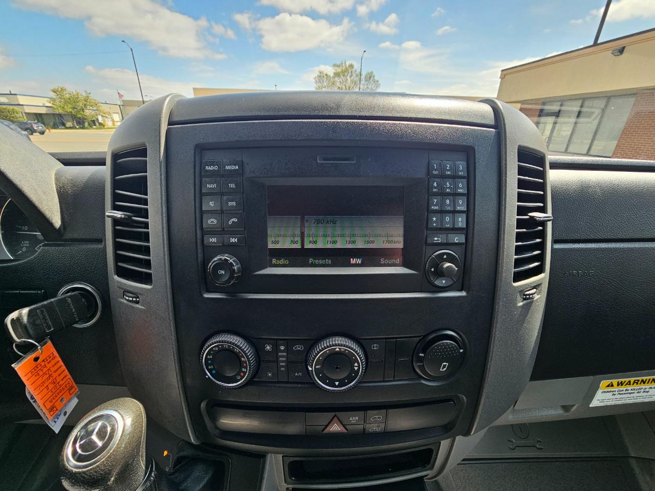 Mercedes-Benz Sprinter Cargo Vans RWD 2500 144" 2015