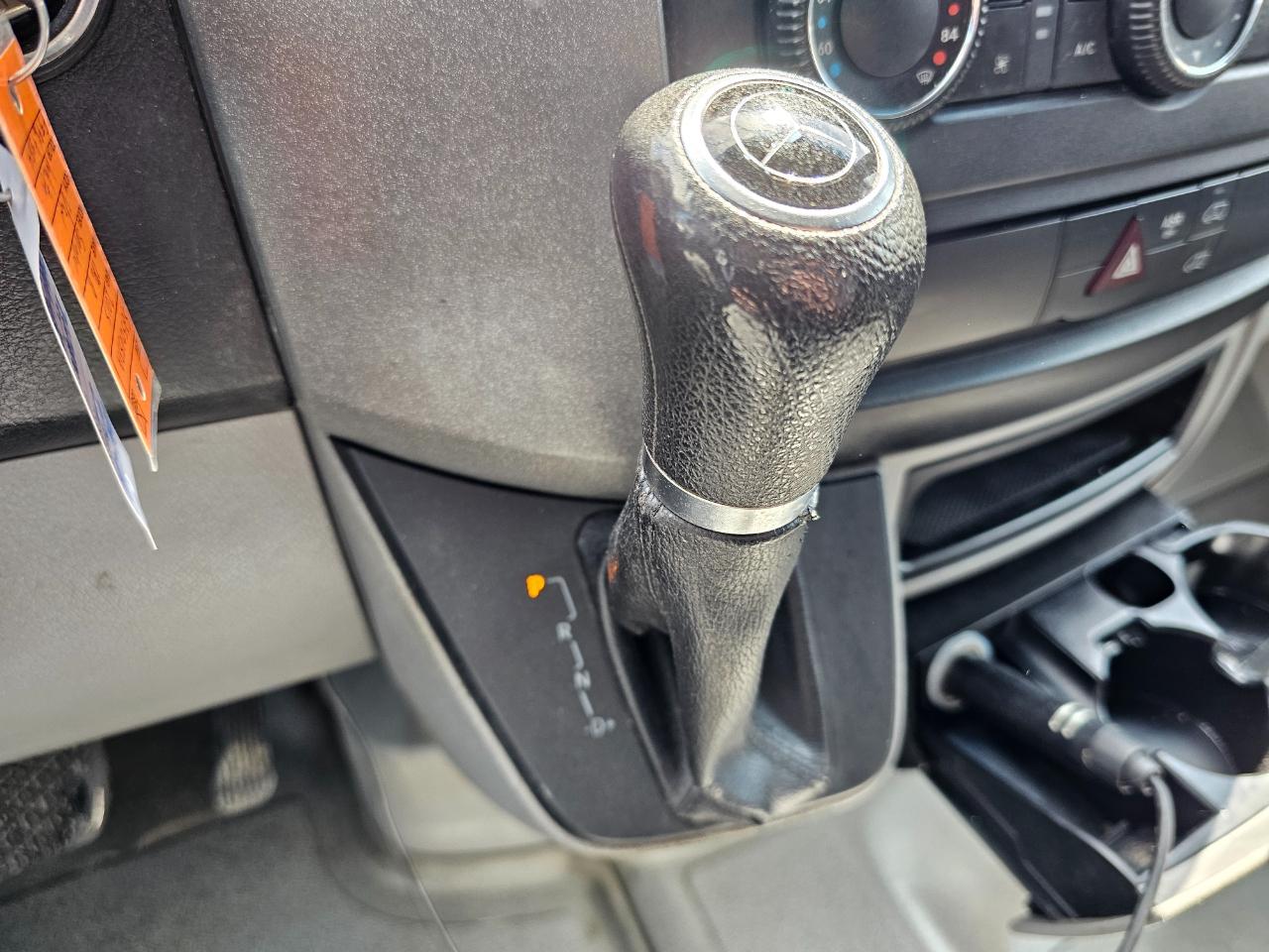 Mercedes-Benz Sprinter Cargo Vans RWD 2500 144" 2015