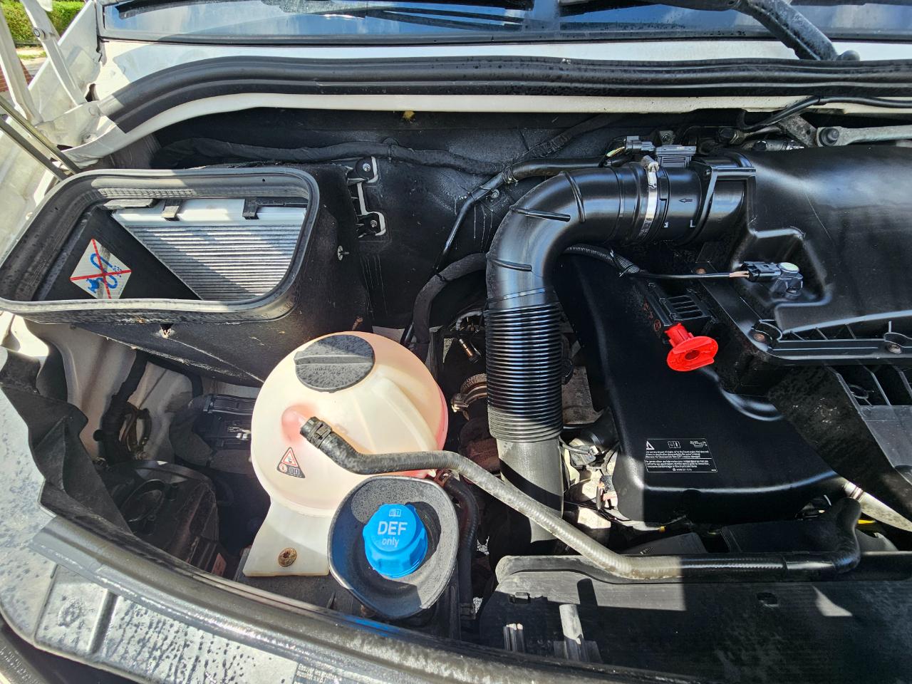 Mercedes-Benz Sprinter Cargo Vans RWD 2500 144" 2015