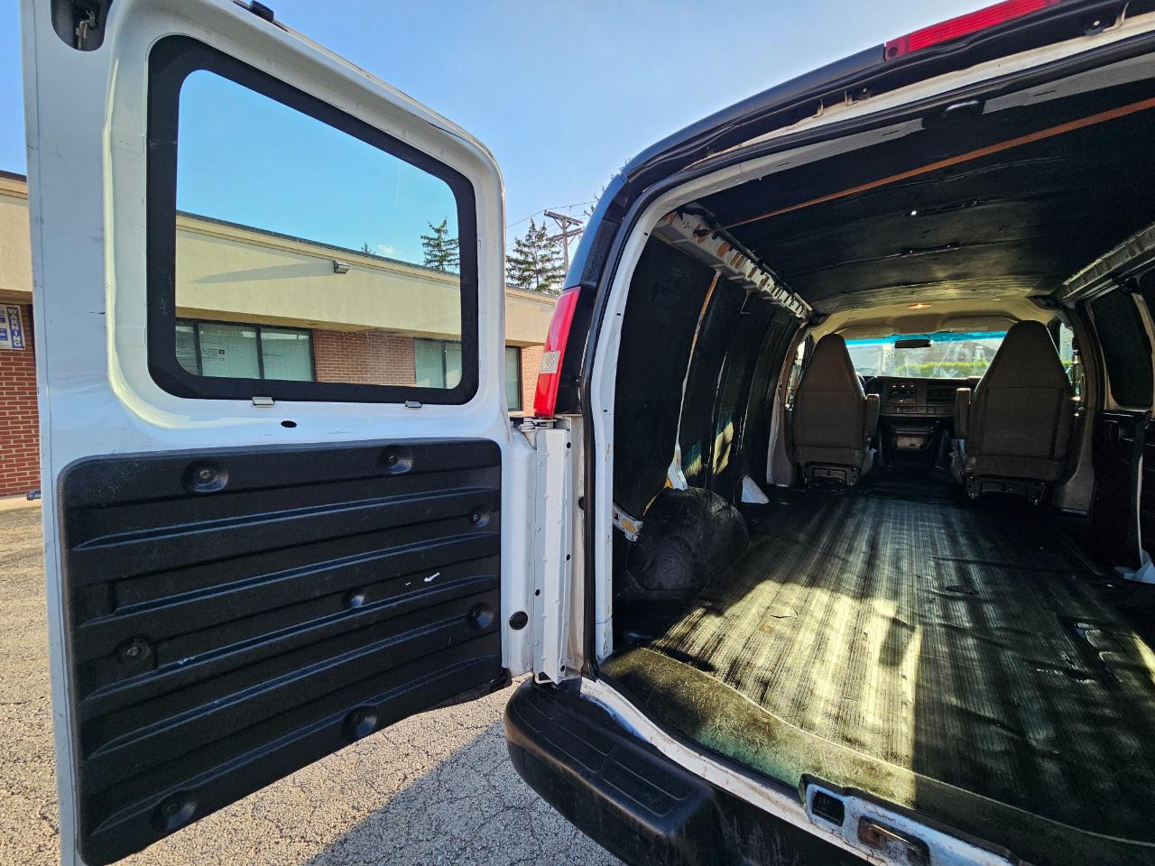 Chevrolet Express Cargo Van RWD 2500 135" 2019