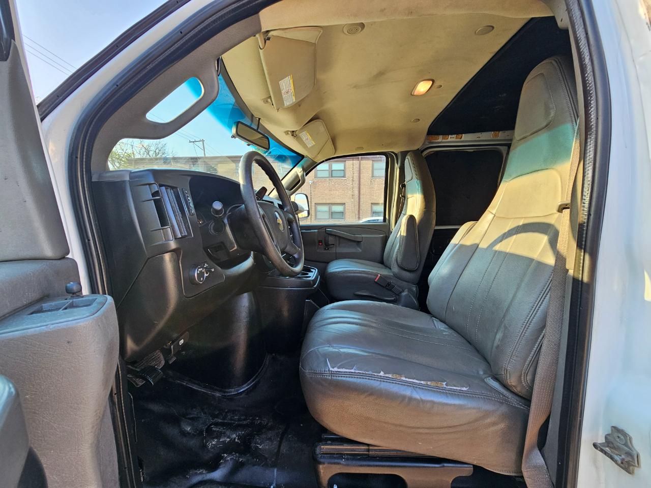 Chevrolet Express Cargo Van RWD 2500 135" 2019