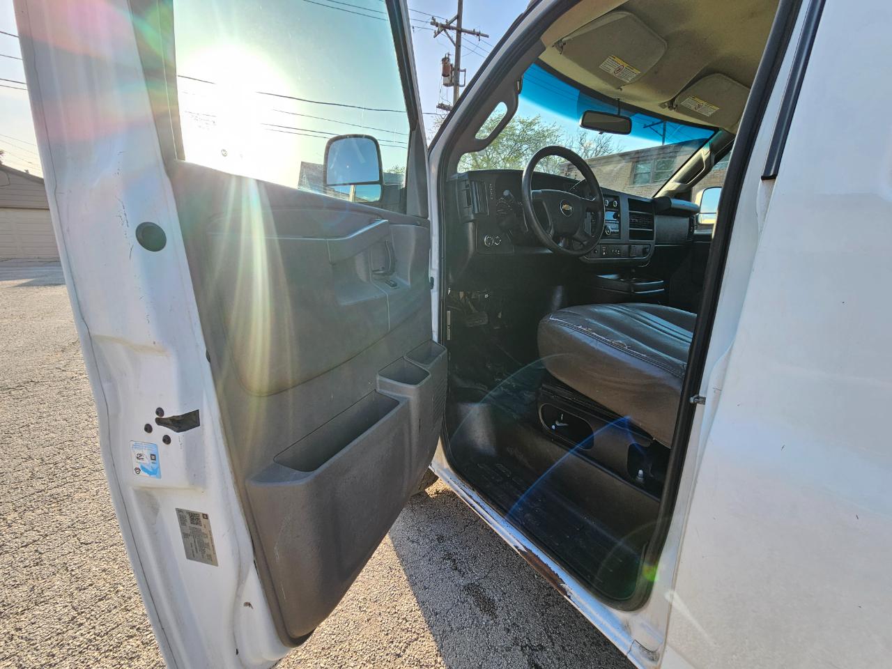 Chevrolet Express Cargo Van RWD 2500 135" 2019