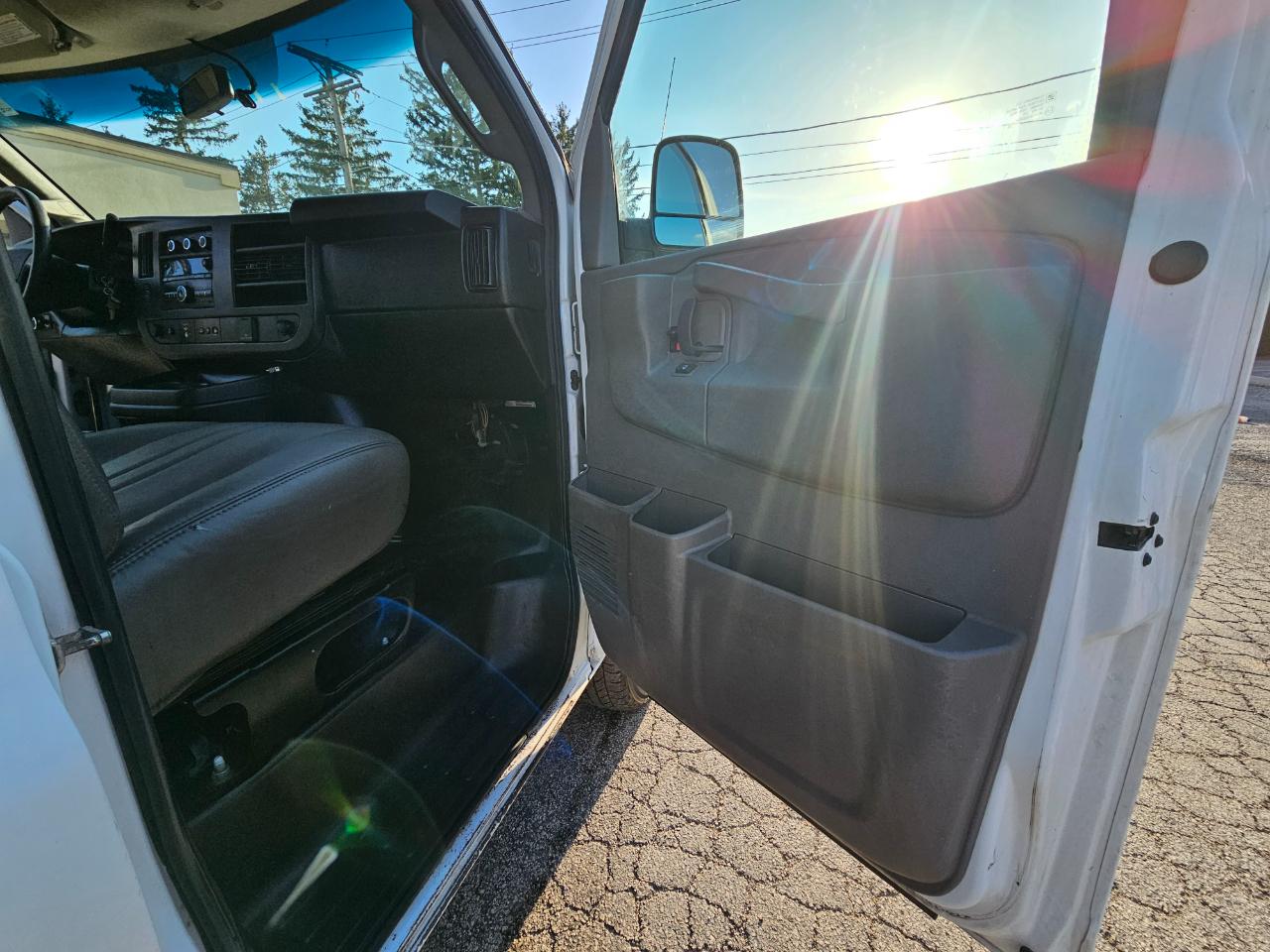 Chevrolet Express Cargo Van RWD 2500 135" 2019