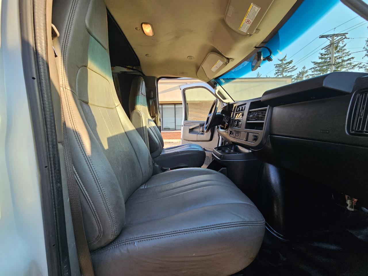 Chevrolet Express Cargo Van RWD 2500 135" 2019