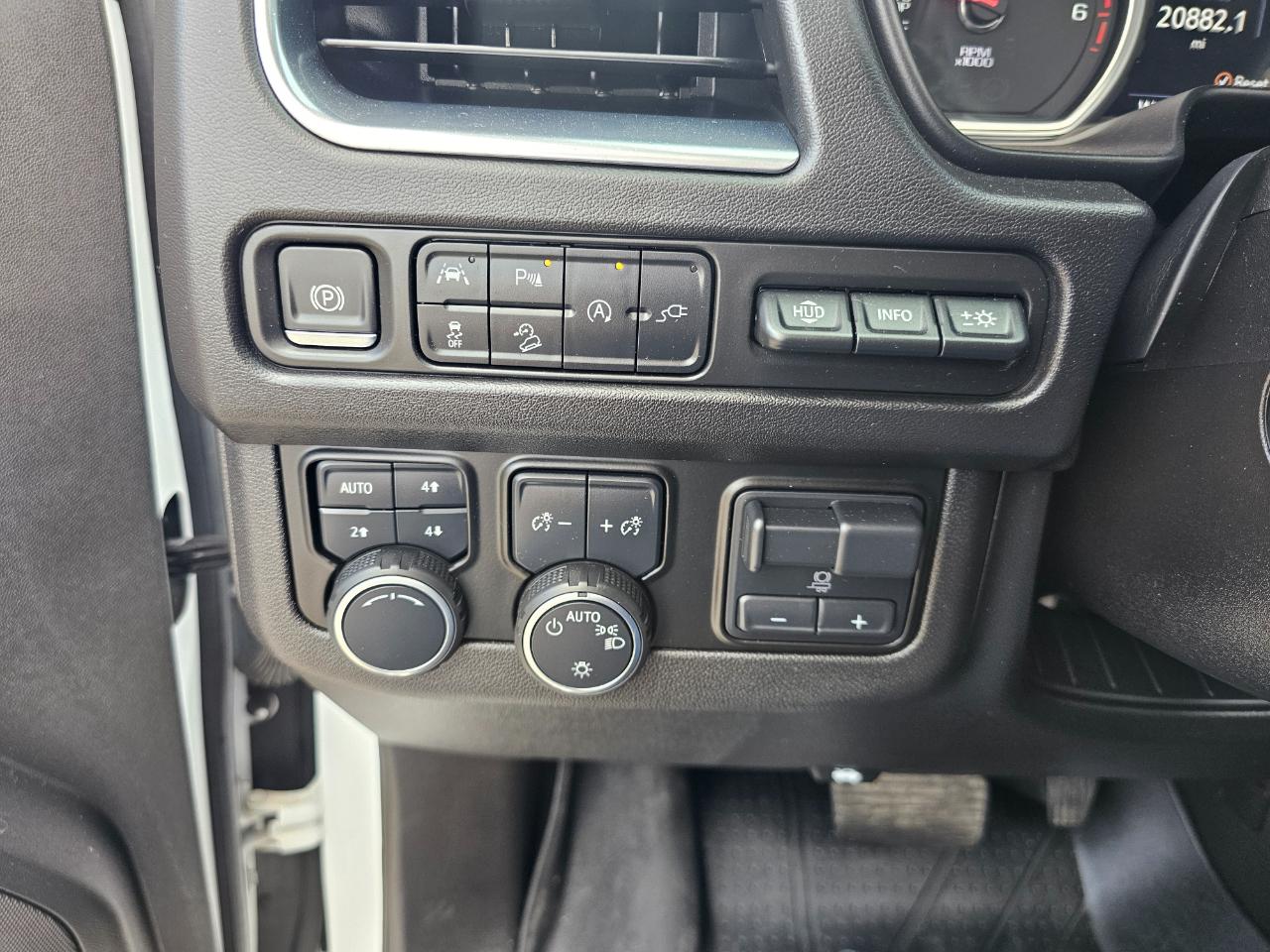 Chevrolet Tahoe 4WD 4dr Premier 2021