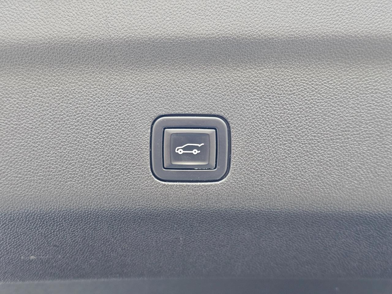 Chevrolet Tahoe 4WD 4dr Premier 2021