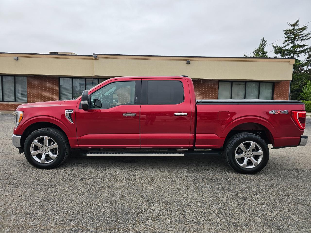 Ford F-150 4WD SuperCrew 157" XLT w/HD Payload Pkg 2022