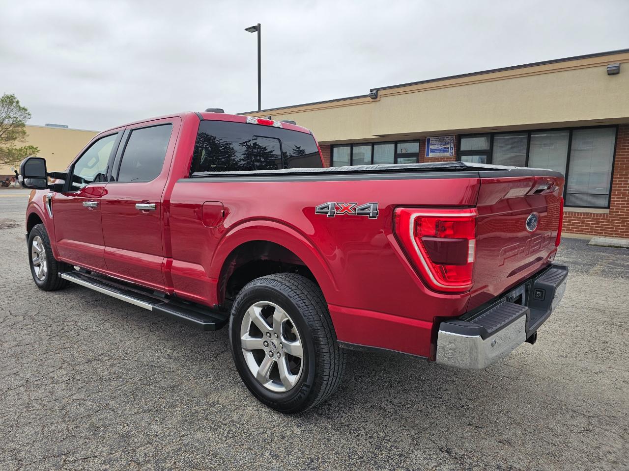 Ford F-150 4WD SuperCrew 157" XLT w/HD Payload Pkg 2022