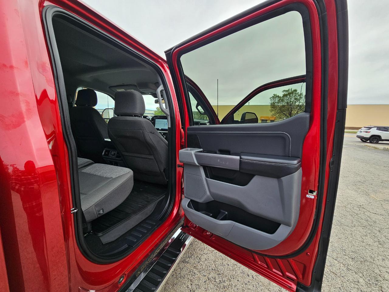 Ford F-150 4WD SuperCrew 157" XLT w/HD Payload Pkg 2022