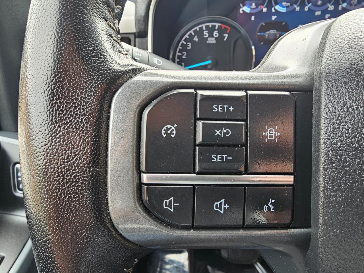 Ford F-150 4WD SuperCrew 157" XLT w/HD Payload Pkg 2022