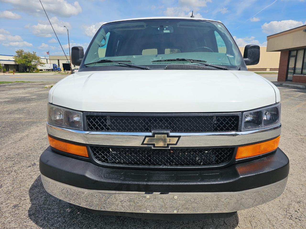 Chevrolet Express Passenger RWD 2500 135" LT 2014