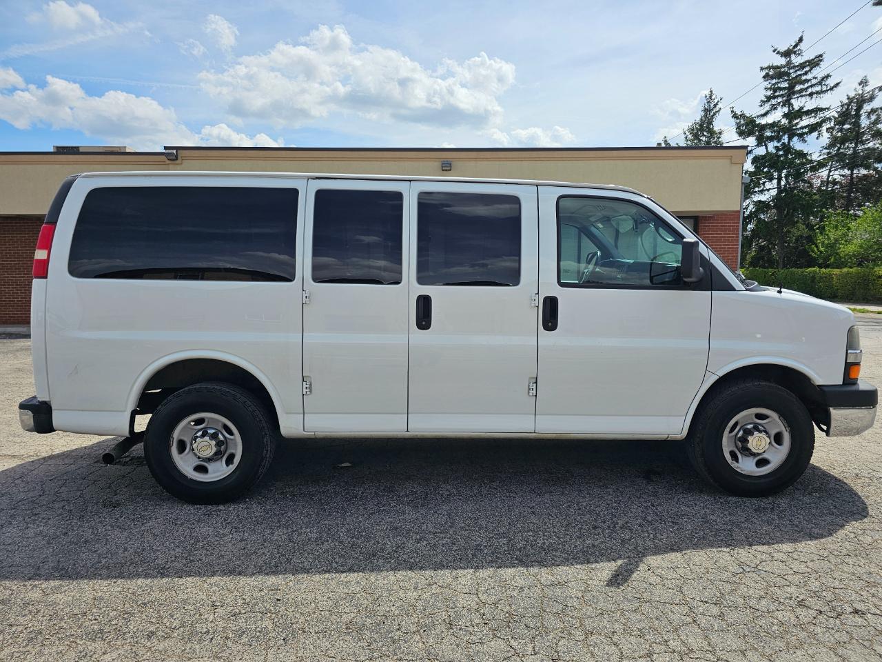 Chevrolet Express Passenger RWD 2500 135" LT 2014