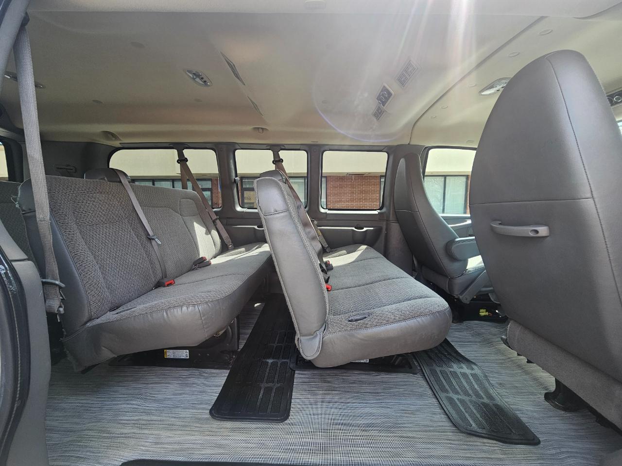 Chevrolet Express Passenger RWD 2500 135" LT 2014