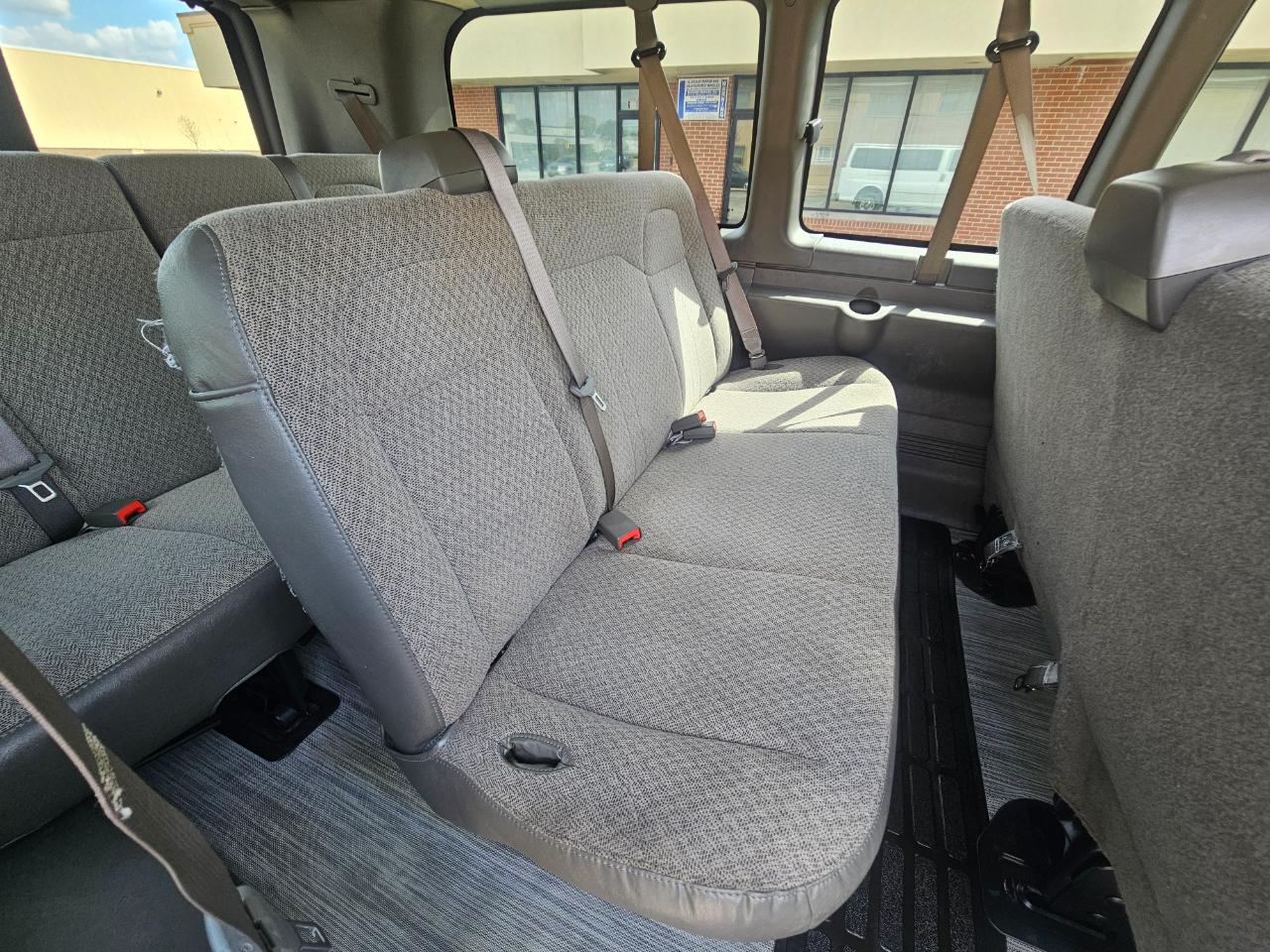 Chevrolet Express Passenger RWD 2500 135" LT 2014
