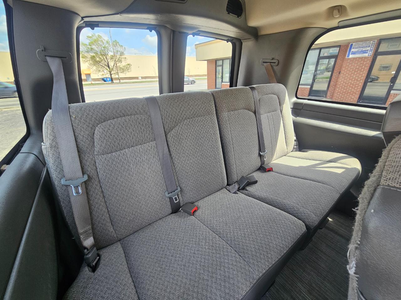 Chevrolet Express Passenger RWD 2500 135" LT 2014
