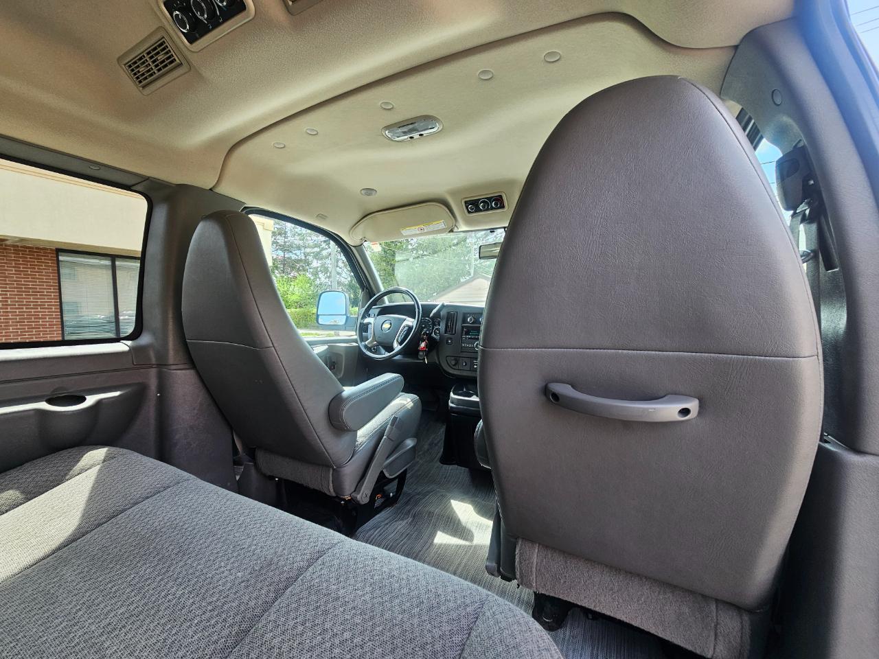 Chevrolet Express Passenger RWD 2500 135" LT 2014