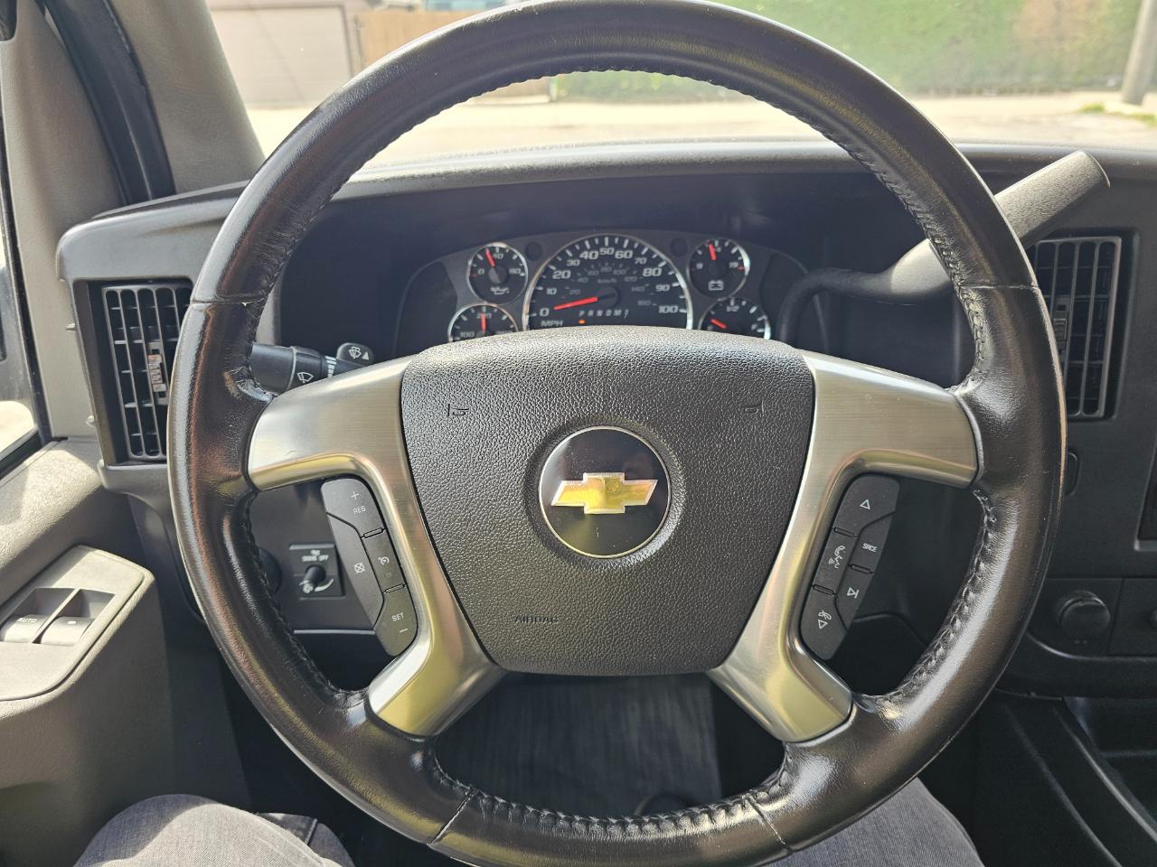 Chevrolet Express Passenger RWD 2500 135" LT 2014