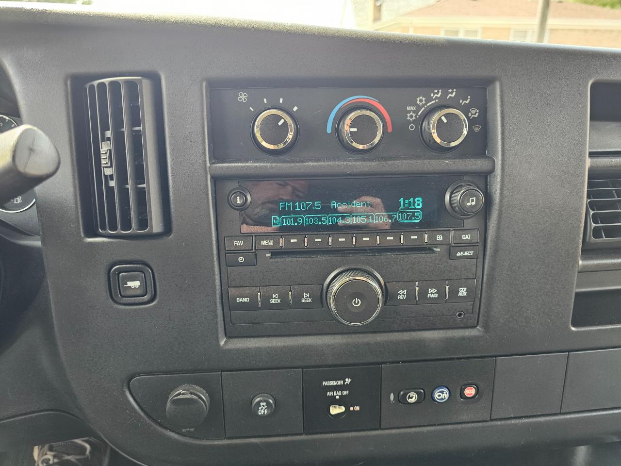 Chevrolet Express Passenger RWD 2500 135" LT 2014