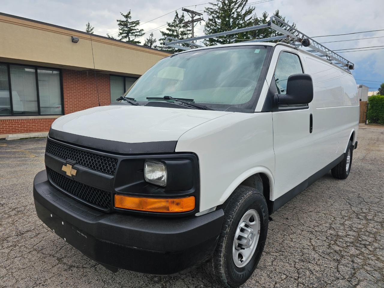 Chevrolet Express Cargo Van RWD 3500 155" 2015
