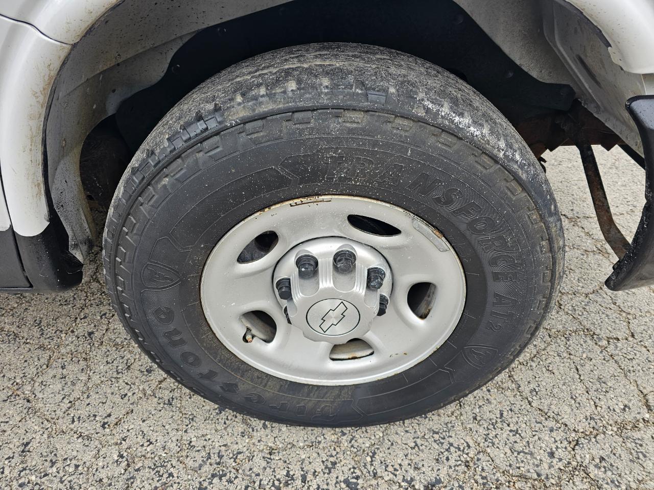 Chevrolet Express Cargo Van RWD 3500 155" 2015