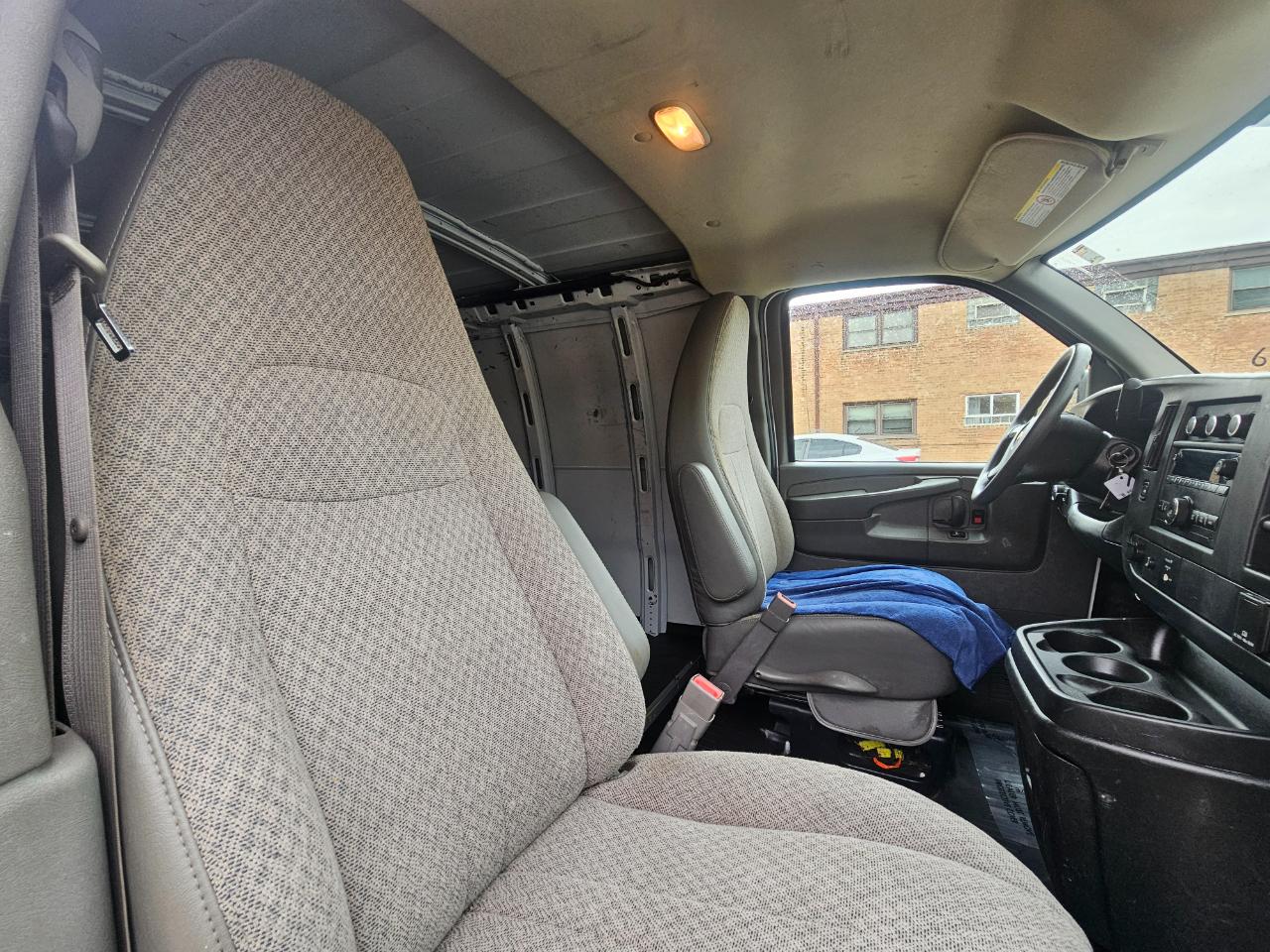 Chevrolet Express Cargo Van RWD 3500 155" 2015