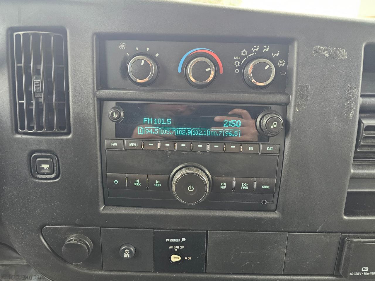 Chevrolet Express Cargo Van RWD 3500 155" 2015