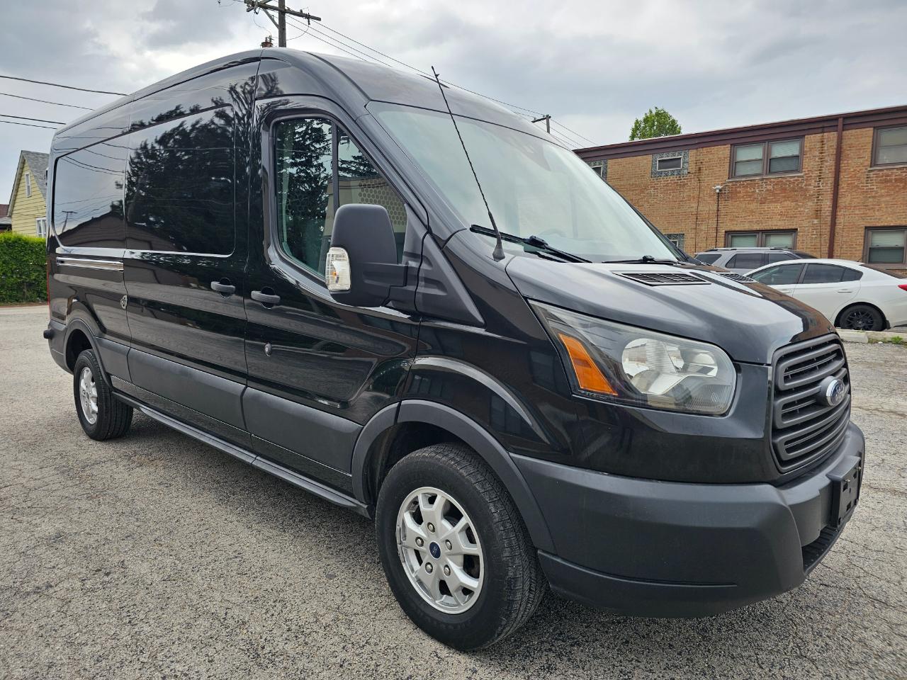Ford Transit Cargo Van T-250 148" Med Rf 9000 GVWR Sliding RH Dr 2015