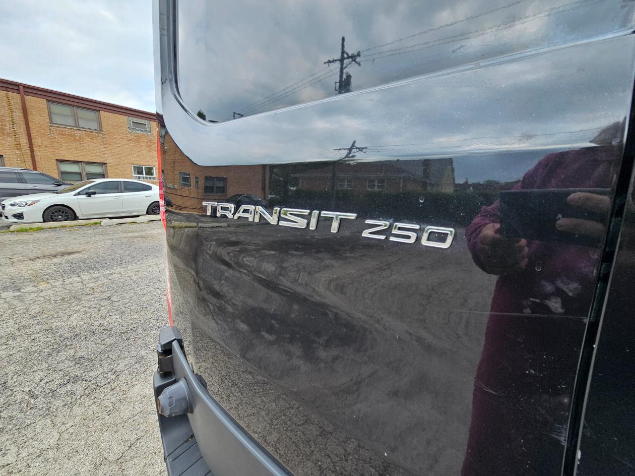Ford Transit Cargo Van T-250 148" Med Rf 9000 GVWR Sliding RH Dr 2015