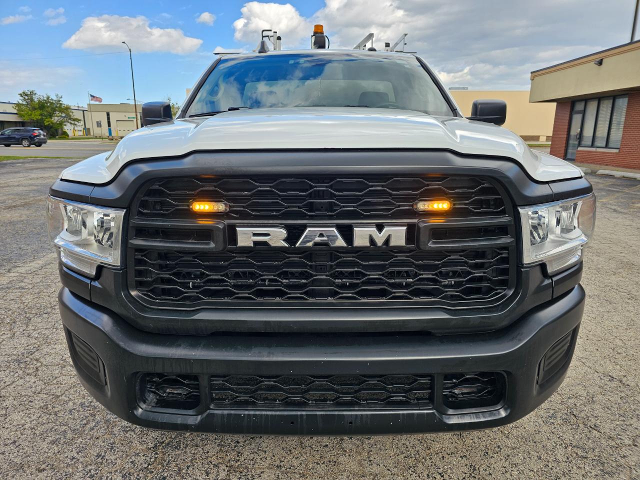 RAM 2500 Tradesman 4x2 Reg Cab 8' Box 2020