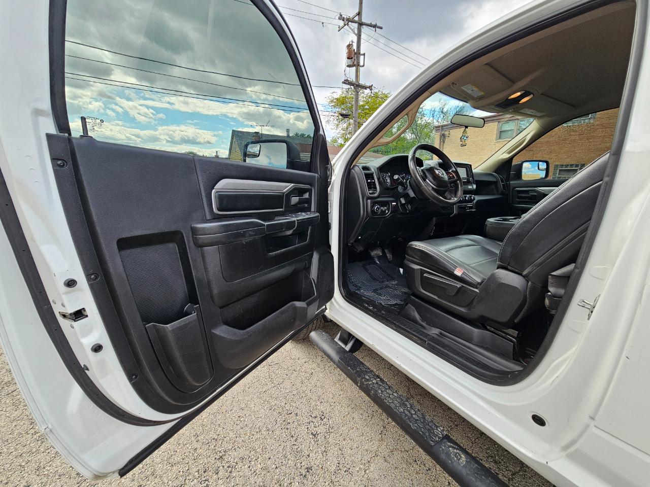 RAM 2500 Tradesman 4x2 Reg Cab 8' Box 2020
