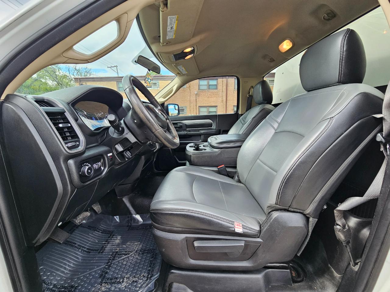 RAM 2500 Tradesman 4x2 Reg Cab 8' Box 2020