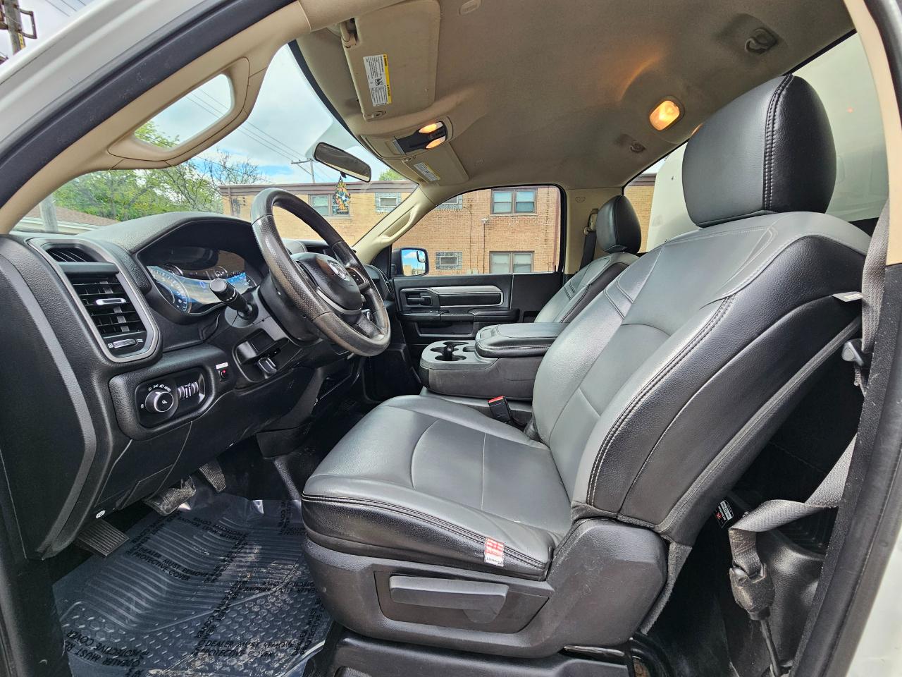 RAM 2500 Tradesman 4x2 Reg Cab 8' Box 2020