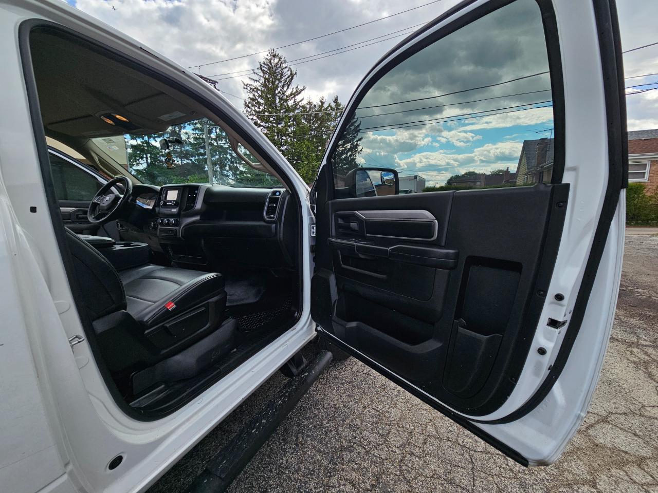 RAM 2500 Tradesman 4x2 Reg Cab 8' Box 2020