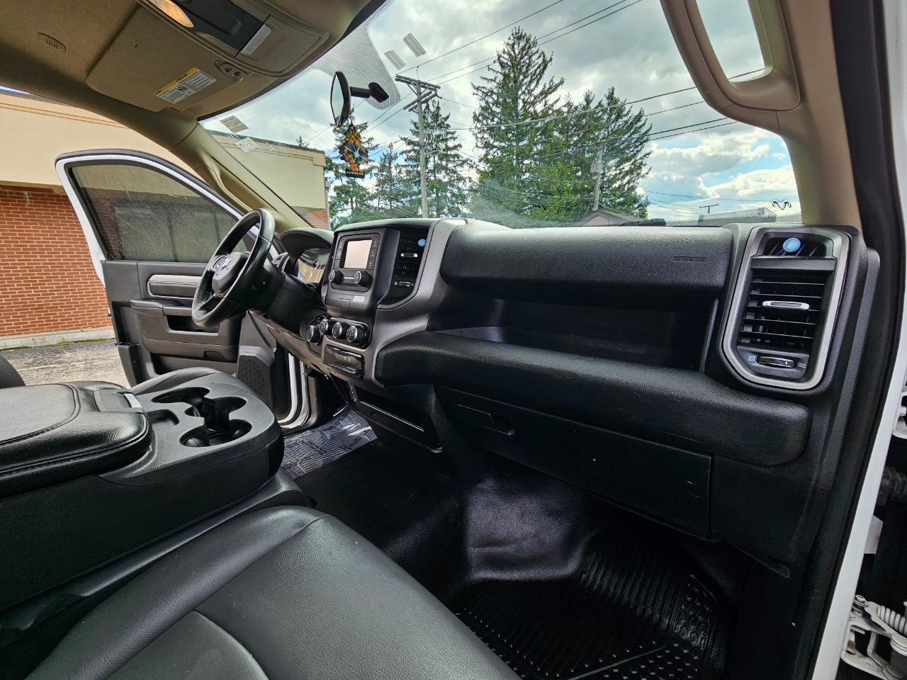 RAM 2500 Tradesman 4x2 Reg Cab 8' Box 2020