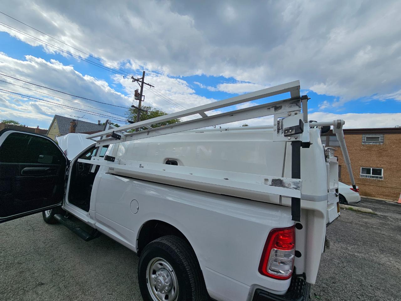 RAM 2500 Tradesman 4x2 Reg Cab 8' Box 2020