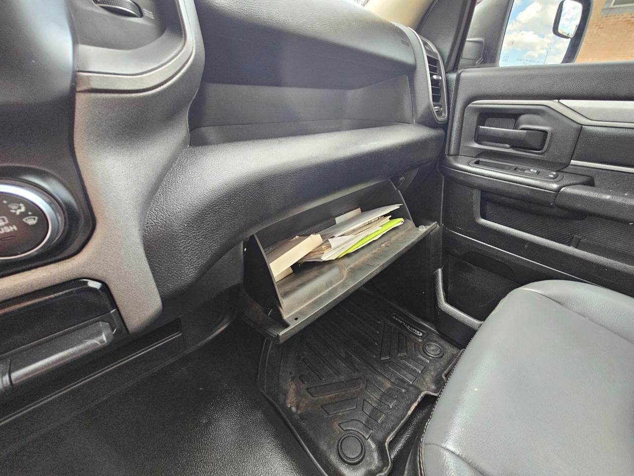RAM 2500 Tradesman 4x2 Reg Cab 8' Box 2020