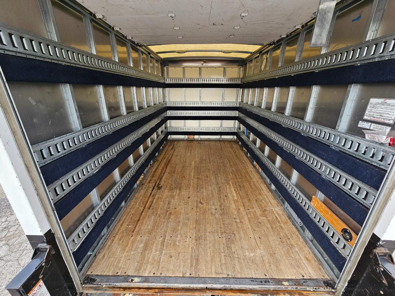 Chevrolet Express Commercial Cutaway 3500 Van 139" 2020
